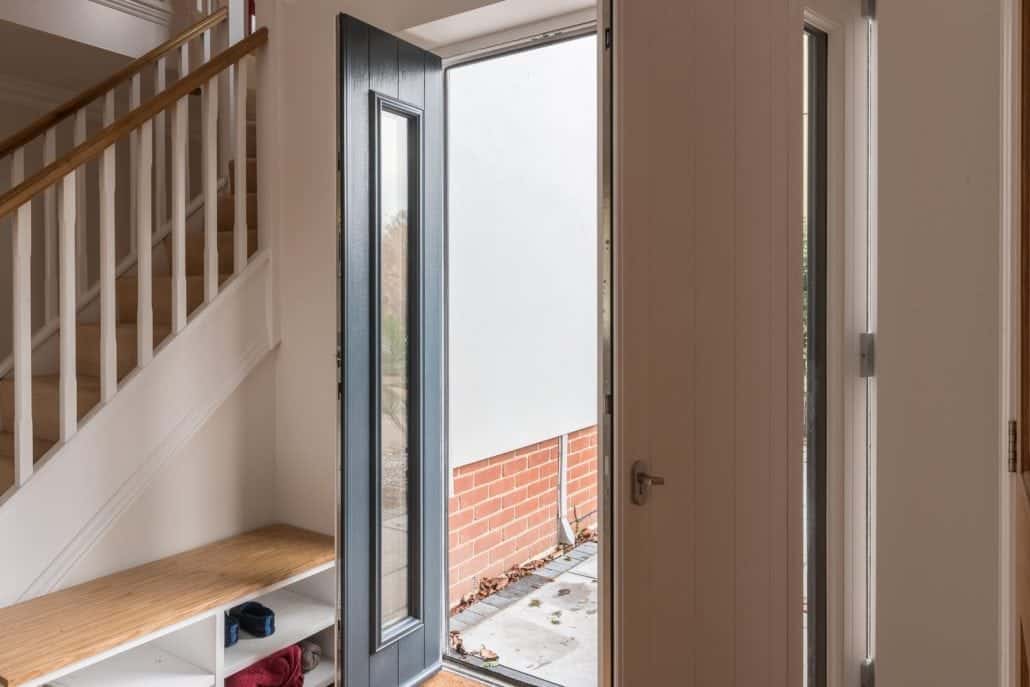 Rear extension with aïr lift and glide sliding doors and garden view