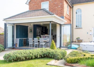 essex origin cornerless bifolds