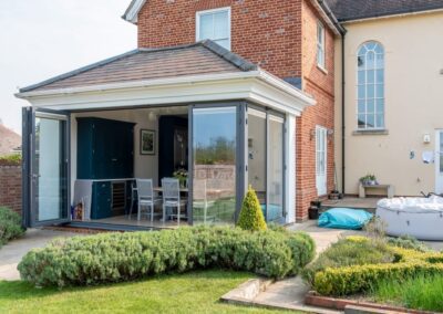 essex origin cornerless bifolds
